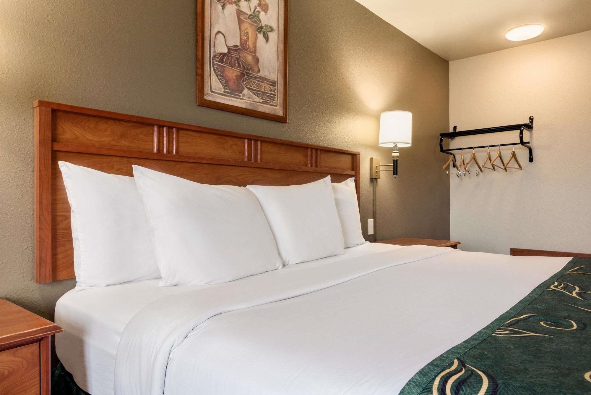 Travelodge By Wyndham Hotel 3*